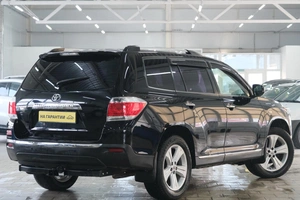 Внедорожник Toyota Highlander 2013 года, 2499000 рублей, Омск