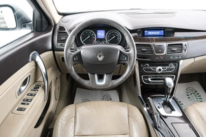 Седан Renault Latitude 2011 года, 819000 рублей, Красноярск