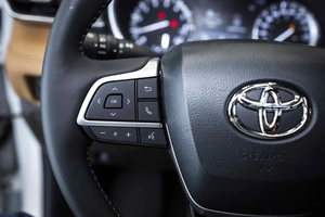 Внедорожник Toyota Highlander 2022 года, 8999000 рублей, Москва