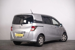 Минивэн Honda Freed 2012 года, 1149000 рублей, Томск