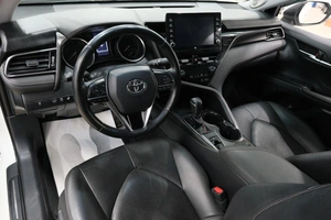 Седан Toyota Camry 2021 года, 2799000 рублей, Омск