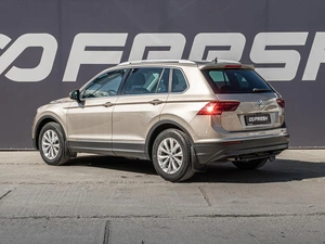 Внедорожник Volkswagen Tiguan 2017 года, 2345000 рублей, Краснодар