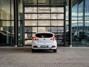 Хетчбэк Kia Ceed 2013 года, 879000 рублей, Уфа