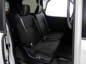 Минивэн Toyota Noah 2018 года, 2530000 рублей, Тюмень