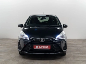 Хетчбэк Toyota Vitz 2017 года, 875000 рублей, Красноярск
