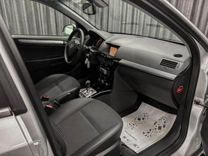Хетчбэк Opel Astra 2010 года, 649000 рублей, Красноярск