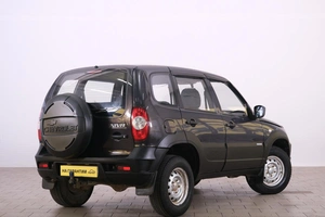 Внедорожник Chevrolet Niva 2013 года, 619000 рублей, Омск