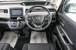 Минивэн Honda Freed 2018 года, 1589000 рублей, Красноярск