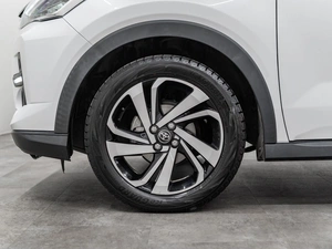 Внедорожник Toyota Raize 2019 года, 1590000 рублей, Красноярск