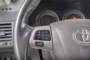 Седан Toyota Corolla 2011 года, 1289000 рублей, Томск