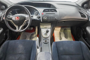 Хетчбэк Honda Civic 2007 года, 799000 рублей, Барнаул