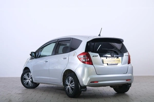 Хетчбэк Honda Fit 2010 года, 529000 рублей, Омск