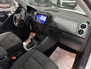 Внедорожник Volkswagen Tiguan 2012 года, 1397000 рублей, Красноярск