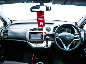 Минивэн Honda Stream 2009 года, 1199000 рублей, Красноярск