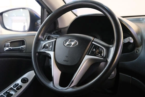 Хетчбэк Hyundai Solaris 2012 года, 619000 рублей, Омск