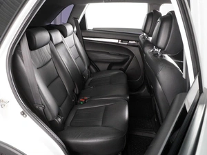 Внедорожник Kia Sorento 2015 года, 2050000 рублей, Красный Пахарь