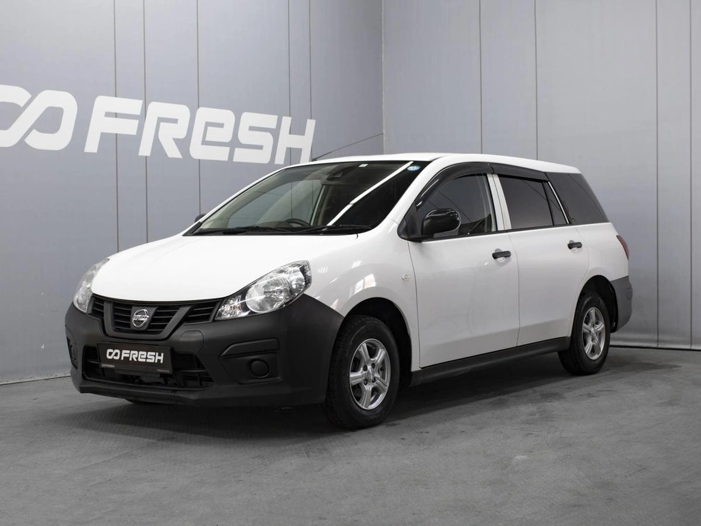 Универсал Nissan AD 2018 года, 870000 рублей, Омск