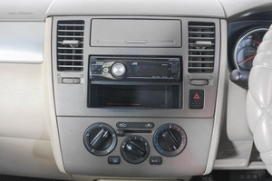 Седан Nissan Tiida Latio 2006 года, 579000 рублей, Кемерово