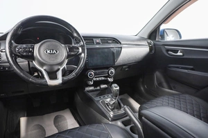 Седан Kia Rio 2018 года, 999000 рублей, Новосибирск
