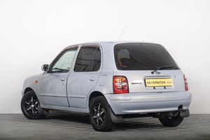 Хетчбэк Nissan March 2001 года, 349000 рублей, Томск