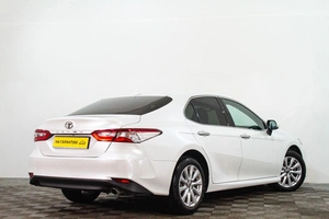 Седан Toyota Camry 2019 года, 3099000 рублей, Сургут