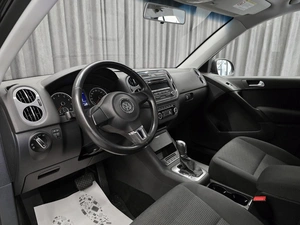 Внедорожник Volkswagen Tiguan 2012 года, 1199000 рублей, Красноярск
