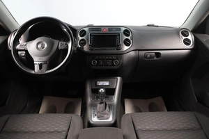 Внедорожник Volkswagen Tiguan 2011 года, 1309000 рублей, Новосибирск