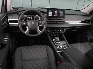 Внедорожник Mitsubishi Outlander 2022 года, 3819000 рублей, Воронеж