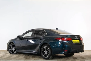 Седан Toyota Camry 2019 года, 2499000 рублей, Тюмень