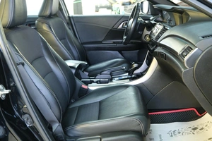 Седан Honda Accord 2017 года, 1919000 рублей, Омск