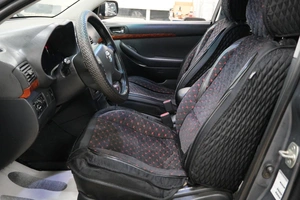 Седан Toyota Avensis 2005 года, 869000 рублей, Омск