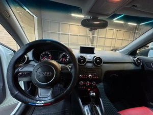 Хетчбэк Audi A1 2012 года, 1047000 рублей, Красноярск