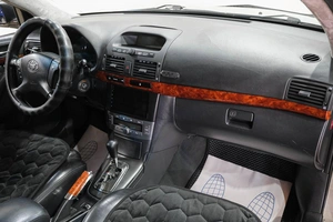 Седан Toyota Avensis 2004 года, 699000 рублей, Новокузнецк