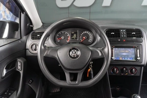 Седан Volkswagen Polo 2016 года, 1059000 рублей, Петрозаводск
