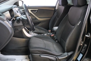 Седан Hyundai Elantra 2012 года, 859000 рублей, Омск