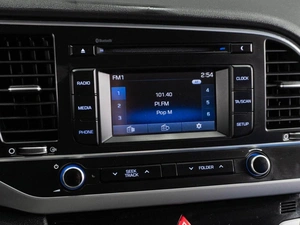 Седан Hyundai Elantra 2017 года, 1379000 рублей, Тюмень