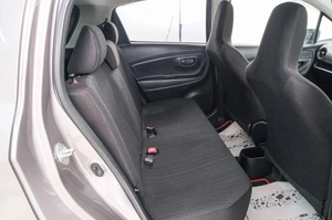 Хетчбэк Toyota Vitz 2018 года, 899000 рублей, Красноярск