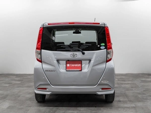 Минивэн Toyota Roomy 2017 года, 930000 рублей, Красноярск