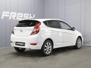 Хетчбэк Hyundai Solaris 2013 года, 890000 рублей, Омск