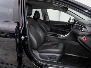 Седан Toyota Camry 2020 года, 3200000 рублей, Тверь