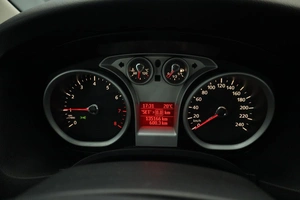 Хэтчбек Ford Focus 2011 года, 810000 рублей, Курск