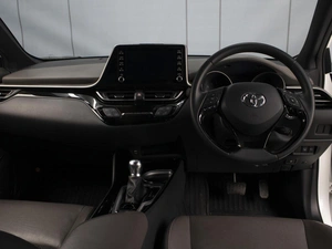 Внедорожник Toyota C-HR 2020 года, 1970000 рублей, Омск