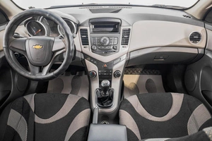 Седан Chevrolet Cruze 2010 года, 649000 рублей, Барнаул