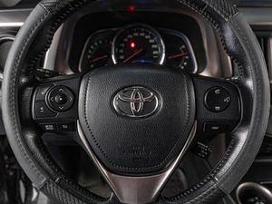 Внедорожник Toyota RAV4 2015 года, 2459000 рублей, Тюмень