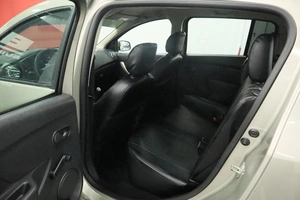 Хэтчбек Renault Sandero 2015 года, 860000 рублей, Курск