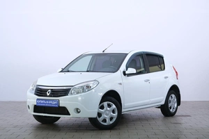 Хетчбэк Renault Sandero 2012 года, 529000 рублей, Омск