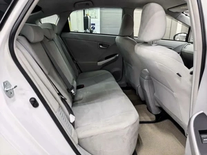 Лифтбек Toyota Prius 2015 года, 1290000 рублей, Барнаул