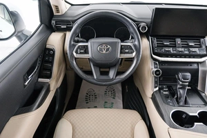 Внедорожник Toyota Land Cruiser 2021 года, 10399000 рублей, Красноярск