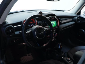 Хетчбэк MINI Cooper 2018 года, 1799077 рублей, Москва