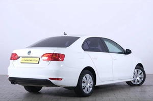 Седан Volkswagen Jetta 2013 года, 1039000 рублей, Омск